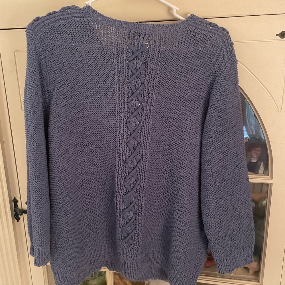 NorthStyle Blue V-Neck Sweater Classic Knit